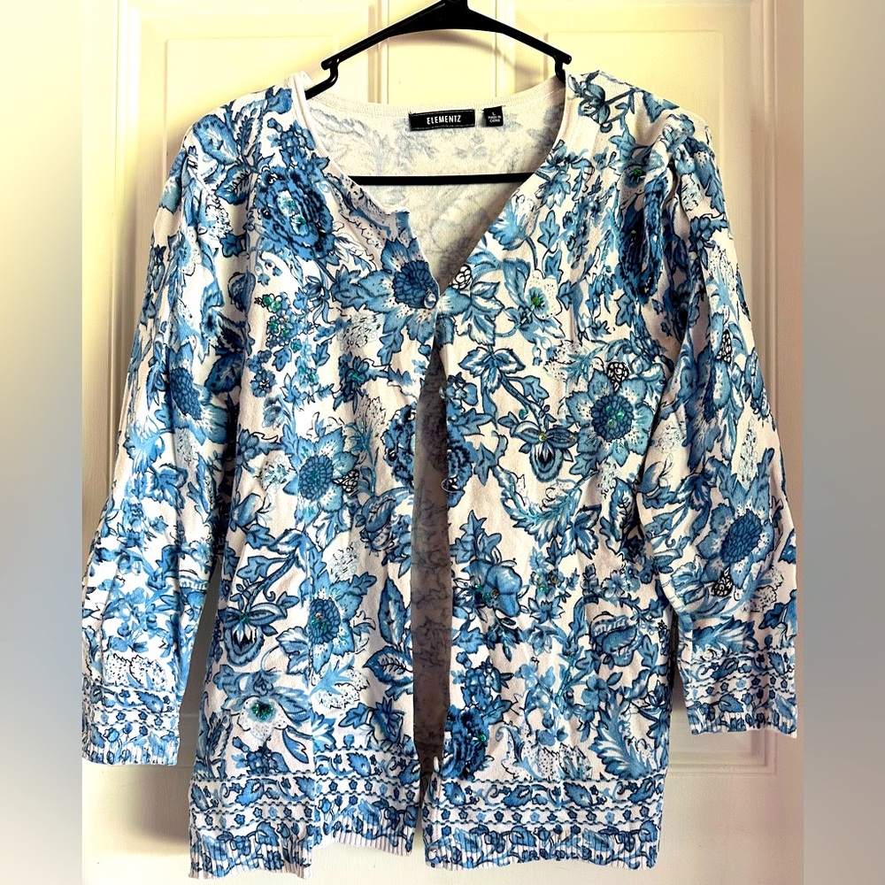 Elementz button up top